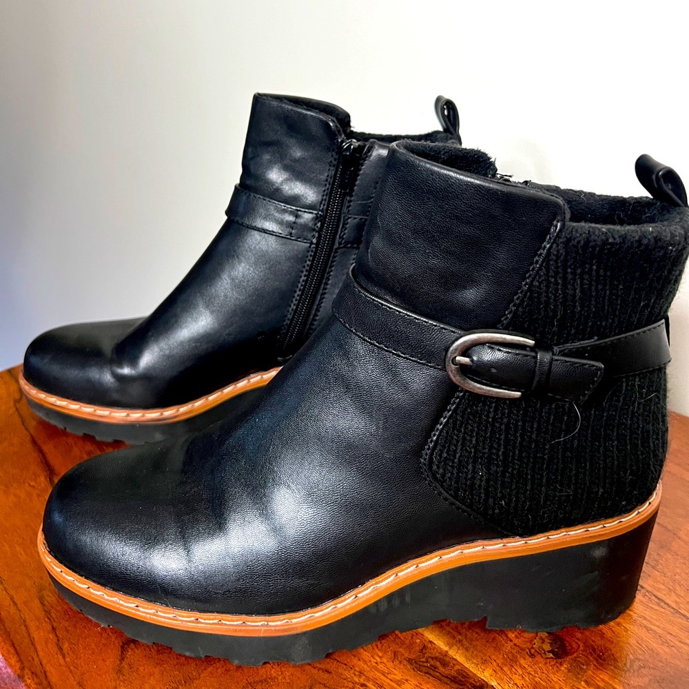Black Wedge Chelsea Boot Women’s 9